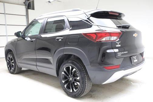 Mosaic Black Metallic 2023 Chevrolet Trailblazer LT