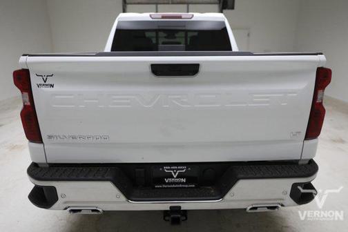 Summit White 2026 Chevrolet Silverado 1500 LT