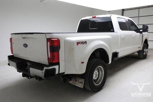 Star White Metallic Tri-Coat 2024 Ford F-350 Lariat