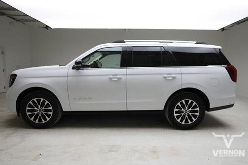 Star White Metallic Tri-Coat 2025 Ford Expedition Platinum