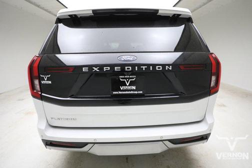 Star White Metallic Tri-Coat 2025 Ford Expedition Platinum