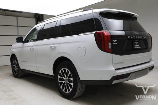 Star White Metallic Tri-Coat 2025 Ford Expedition Platinum