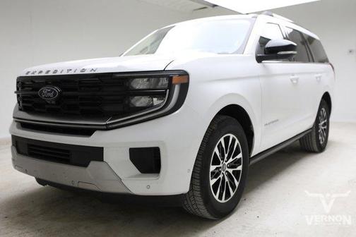 Star White Metallic Tri-Coat 2025 Ford Expedition Platinum