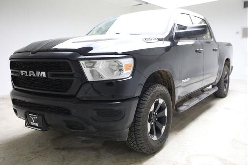 Diamond Black Crystal Pearlcoat 2019 RAM 1500 Tradesman