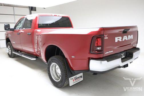 Molten Red Pearlcoat 2026 RAM 3500 Lone Star Crew Cab 4x4 8' Box