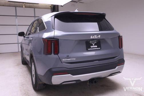 2025 Kia Sorento LX