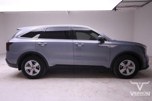 2025 Kia Sorento LX