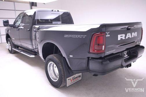 2025 RAM 3500 Laramie Crew Cab 4x4 8' Box
