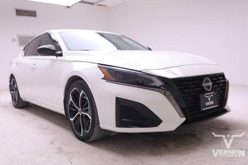 2024 Nissan Altima SR FWD