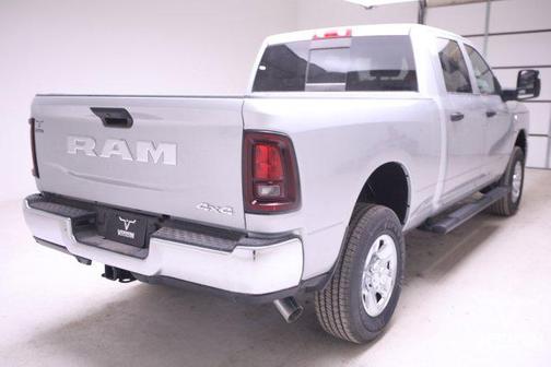 2026 RAM 2500 Tradesman Crew Cab 4x4 6'4' Box
