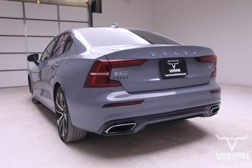2022 Volvo S60 T5 Momentum