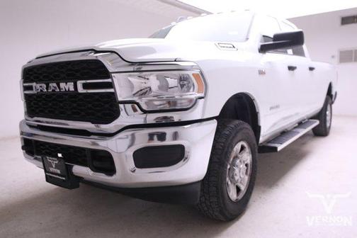 2022 RAM 2500 Tradesman Crew Cab 4x4 8' Box