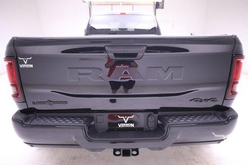 2025 RAM 3500 Lone Star Crew Cab 4x4 8' Box