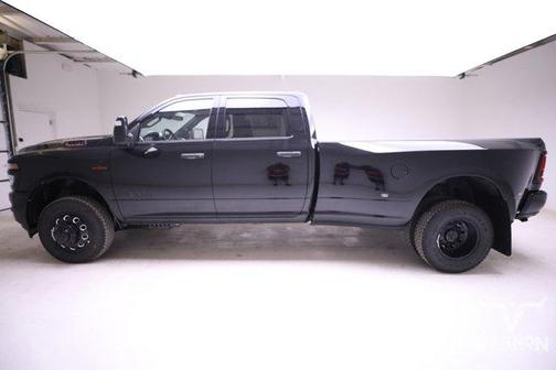 2025 RAM 3500 Lone Star Crew Cab 4x4 8' Box