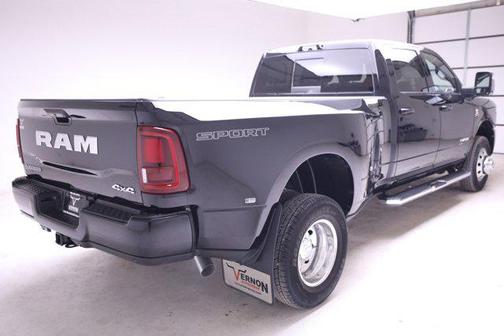 2025 RAM 3500 Laramie Crew Cab 4x4 8' Box
