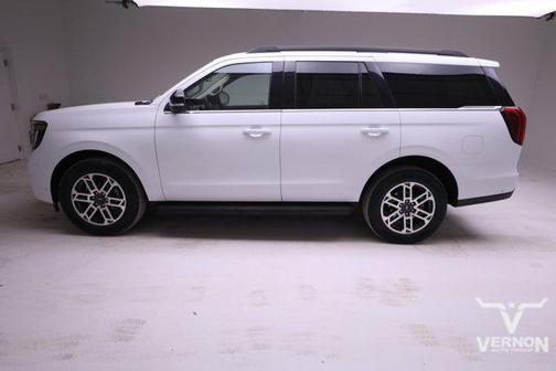 Oxford White 2025 Ford Expedition Active