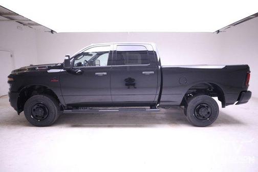 2025 RAM 2500 Tradesman Crew Cab 4x4 6'4' Box