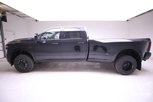 2025 RAM 3500 Laramie Crew Cab 4x4 8' Box