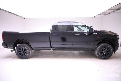 2026 RAM 2500 Laramie Crew Cab 4x4 8' Box