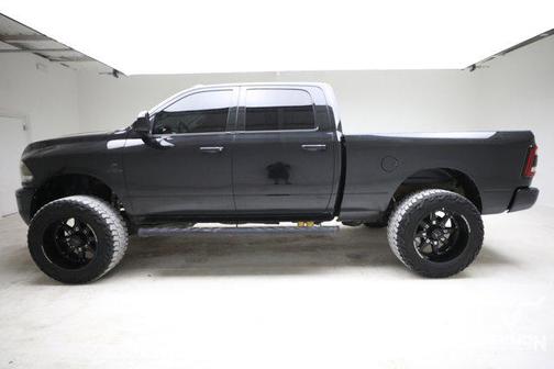 Brilliant Black Crystal Pearlcoat 2017 RAM 2500 Lone Star Crew Cab 4x4 6'4' Box
