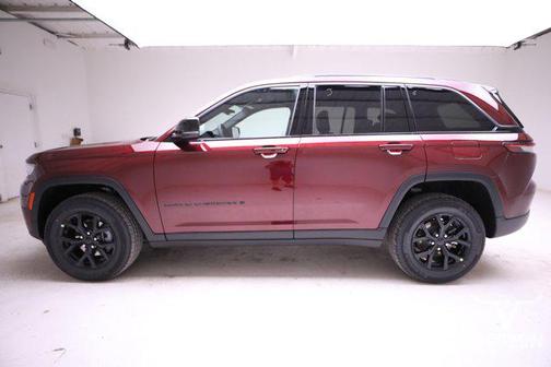 2026 Jeep Grand Cherokee Altitude