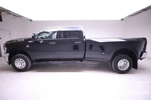 2025 RAM 3500 Tradesman Crew Cab 4x4 8' Box