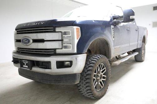 Blue Jeans Metallic 2019 Ford F-250 Lariat