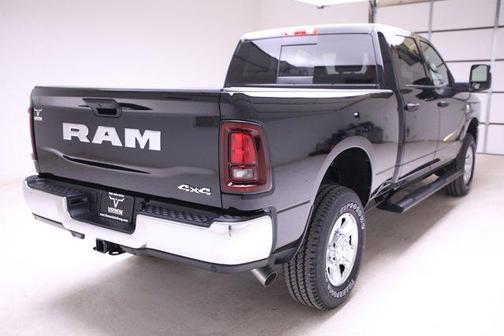 2025 RAM 2500 Tradesman Crew Cab 4x4 6'4' Box