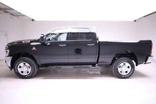 2025 RAM 2500 Tradesman Crew Cab 4x4 6'4' Box