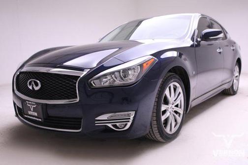 2018 INFINITI Q70 3.7 LUXE