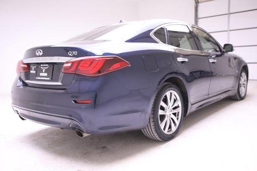 2018 INFINITI Q70 3.7 LUXE