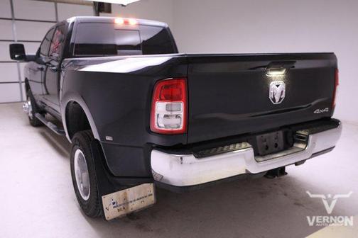 2023 RAM 3500 Tradesman Crew Cab 4x4 8' Box