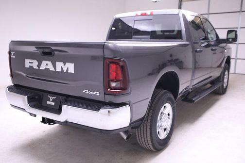 2025 RAM 2500 Tradesman Crew Cab 4x4 6'4' Box