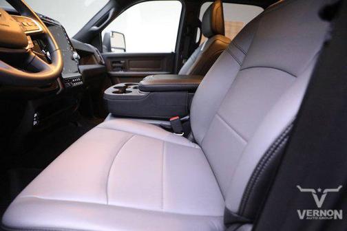 2025 RAM 2500 Tradesman Crew Cab 4x4 6'4' Box