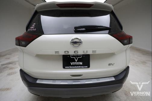 Pearl White Tricoat 2021 Nissan Rogue SV