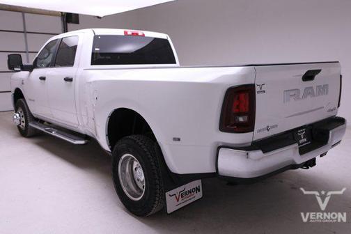 2026 RAM 3500 Lone Star Crew Cab 4x4 8' Box