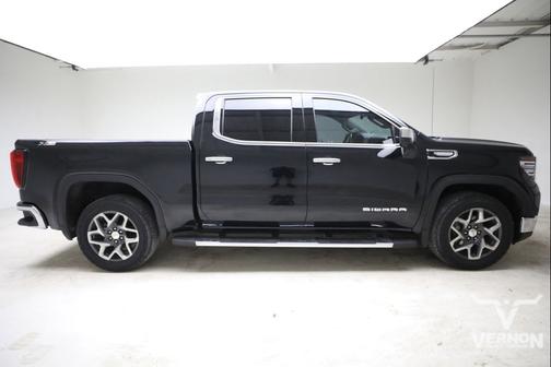 Onyx Black 2023 GMC Sierra 1500 SLT
