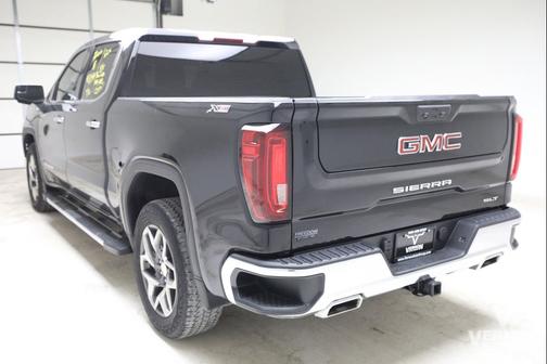 Onyx Black 2023 GMC Sierra 1500 SLT