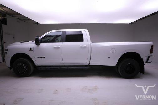 Bright White Clearcoat 2026 RAM 3500 Laramie Crew Cab 4x4 8' Box