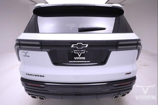 Polar White Tricoat 2026 Chevrolet Traverse RS