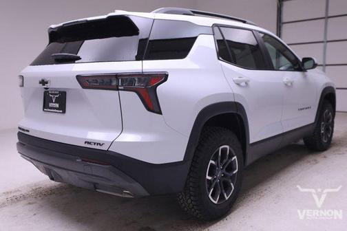 Polar White Tricoat 2026 Chevrolet Equinox AWD ACTIV