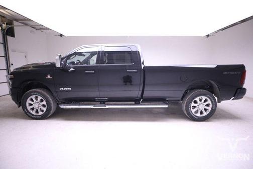 2025 RAM 2500 Laramie Crew Cab 4x4 8' Box