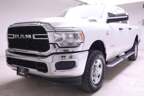 2020 RAM 2500 Tradesman Crew Cab 4X4 6'4' Box