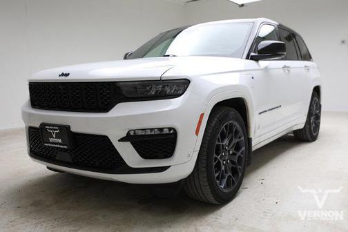 Diamond Black Crystal Pearlcoat 2023 Jeep Grand Cherokee 4xe Summit Reserve