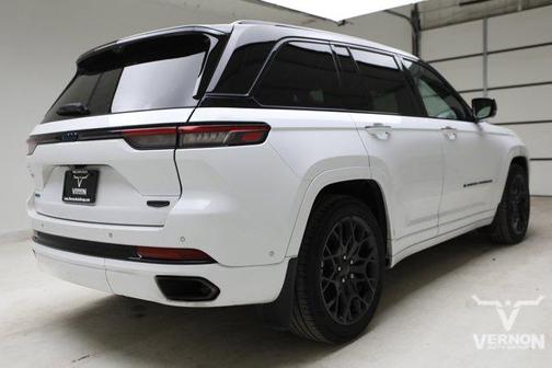 Diamond Black Crystal Pearlcoat 2023 Jeep Grand Cherokee 4xe Summit Reserve