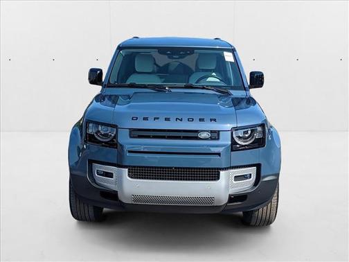 2025 Land Rover Defender 110 P300