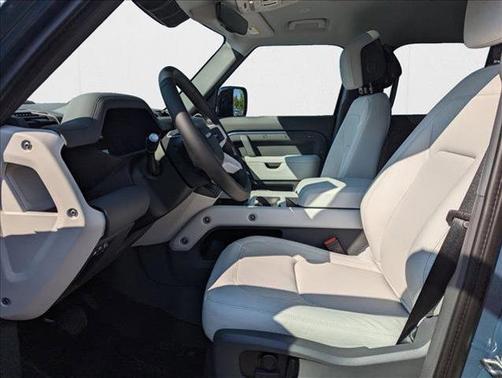 2025 Land Rover Defender 110 P300