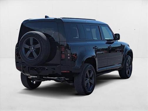2025 Land Rover Defender 110 P400 X-Dynamic SE