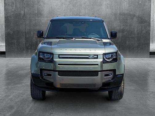 2025 Land Rover Defender 110 P400 X-Dynamic SE