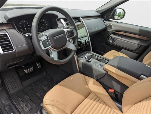 2025 Land Rover Discovery P300 Dynamic SE